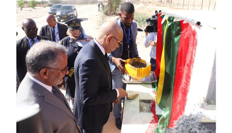 Le président de la République pose la première pierre de deux projets d’infrastructure et inaugure un autre Nouakchott